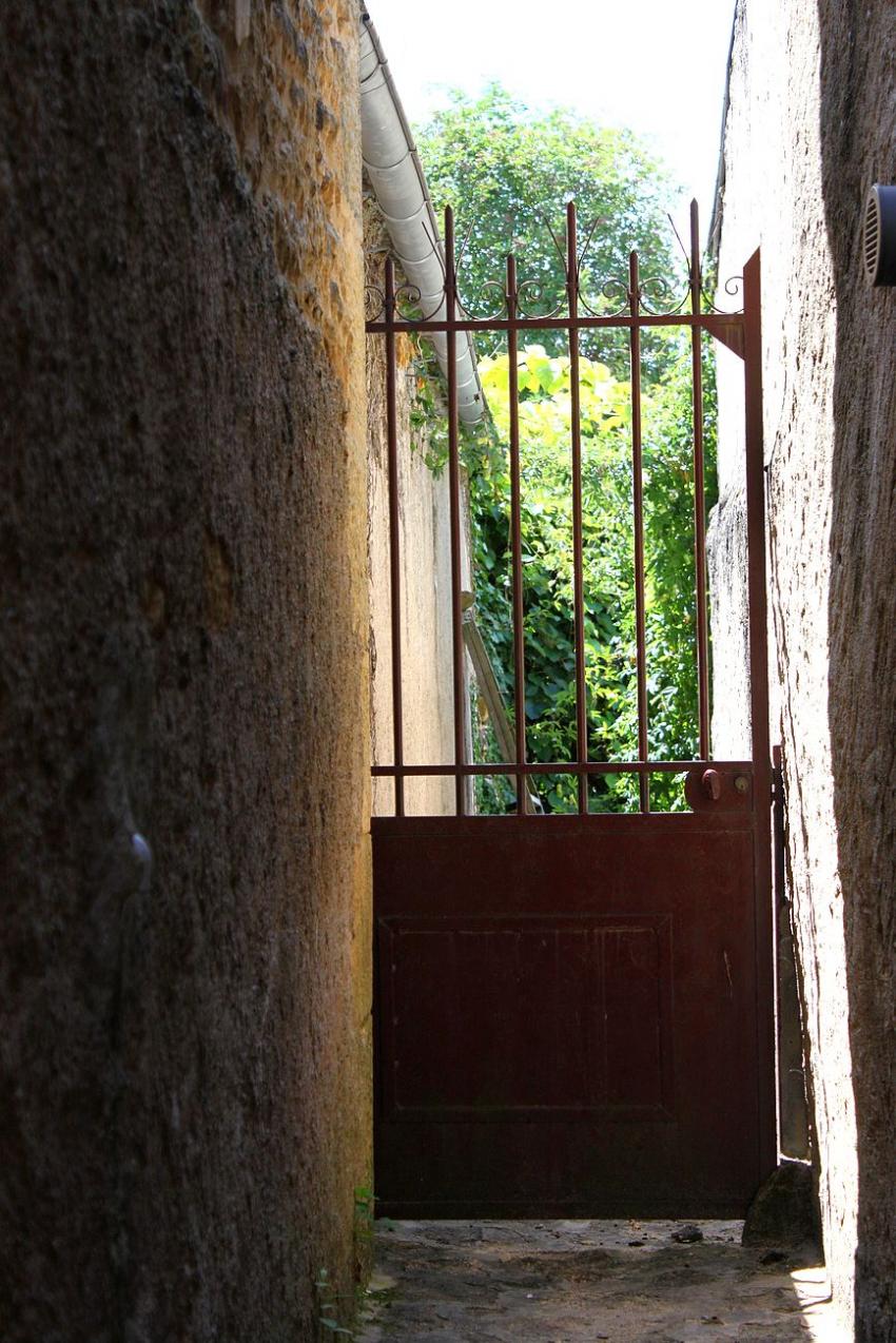 Portes (149) : Dans le Périgord, à Montignac (126)