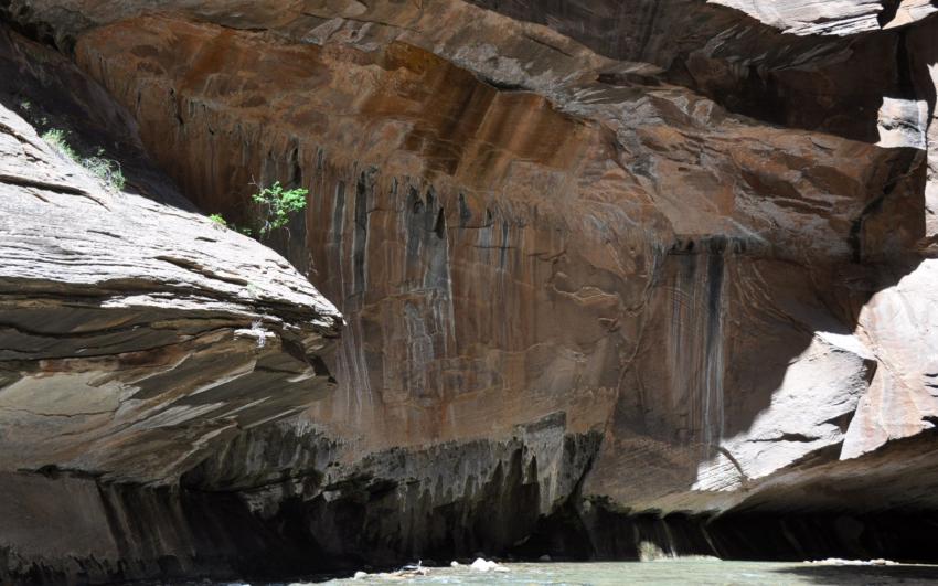 Dessins dans la roche
