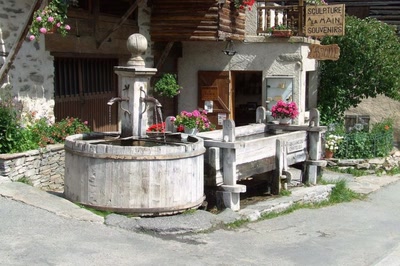 Fontaine du Chatelet à Saint Véran 