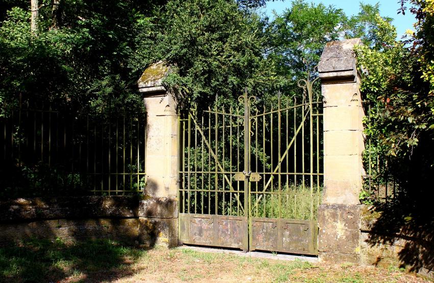 Portes (191) : Dans le Périgord à Montignac (168)