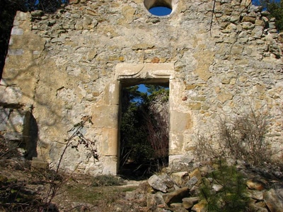Résultat de recherche: Porche de la chapelle du vieux village de Béconne 
