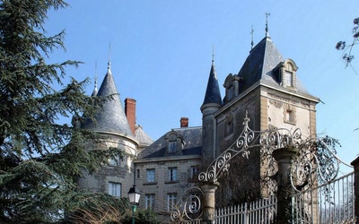Résultat de recherche: chateau de saint Bonnet les Oules ,Loire 42