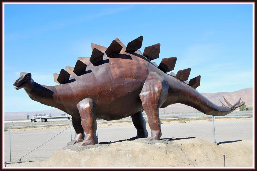 Dinosaure chez Peggy Sue à Barstow (Californie)