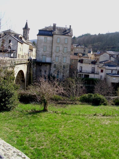 Résultat de recherche: st jean de bruel