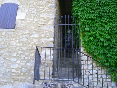 Résultat de recherche: village de montclus