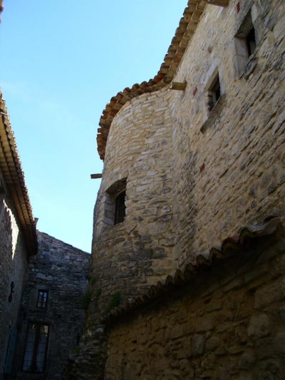 Résultat de recherche: village de montclus