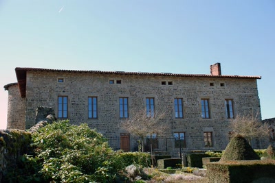 Résultat de recherche: chateau de saint Victor sur loire ,Loire 42