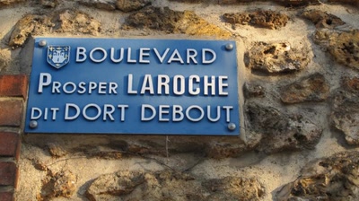 Œuvre de Lilytana: Il n'a pas besoin de lit !