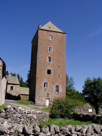 Résultat de recherche: tour d'aubrac