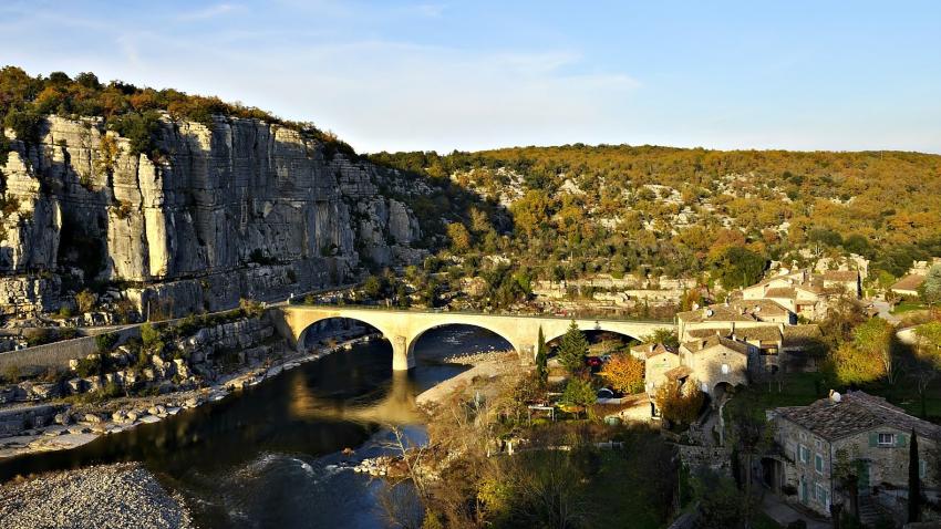 Le Pont de Balazuc sur l'Ardèche