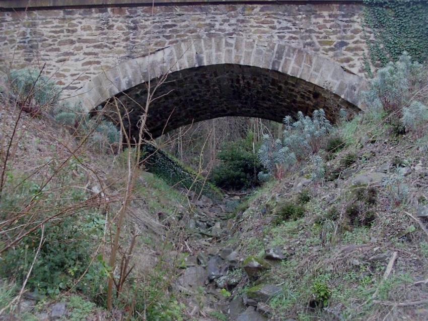 pont face du remblai