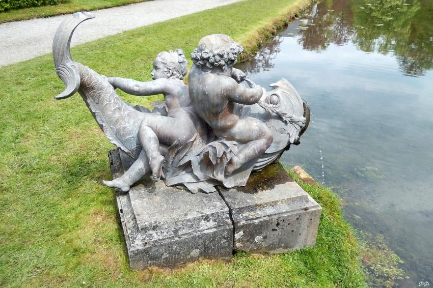 Annevoie : son château, ses jardins, ses costumés 