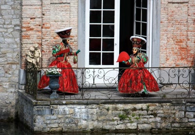 Annevoie : son château, ses jardins, ses costumés 