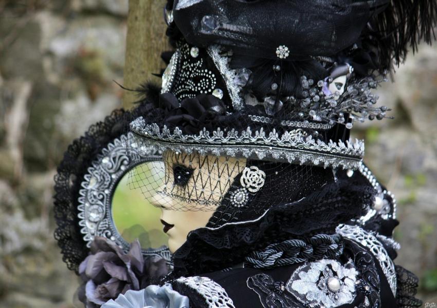 Annevoie : son château, ses jardins, ses costumés 